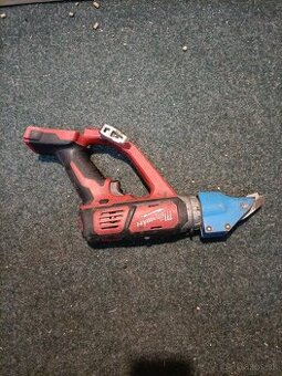 Nožnice na kov Milwaukee