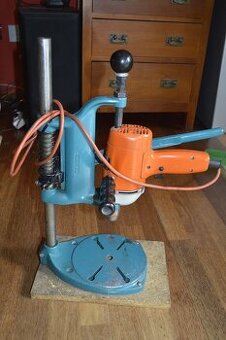 predam stojan na vrtacku spolu s vrtackou Black&Decker