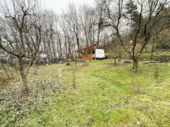 Zvolen, Sekier – záhrada s chatkou a obytným prívesom,