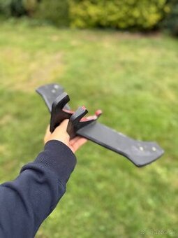 Splittre zadného nárazníka Racing VW Golf 7 R