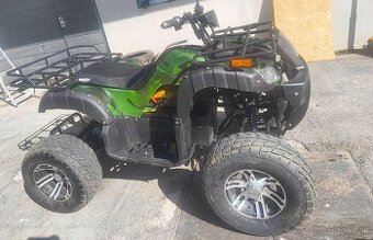 Hecht akumulátorová štvorkolk, NAJAZDENÝCH LEN 443KM