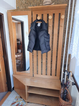 vesiak s botnikom a zrkadlom