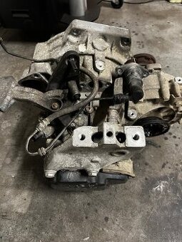 Prevodovka 1.6 TDi 5kvalt vw golf 6