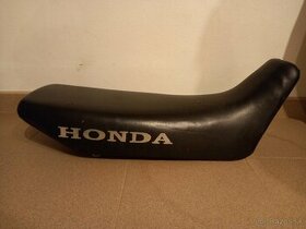 Honda Dominator-sedlo