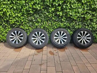 letné pneumatiky na diskoch 235/65 R17, takmer nové