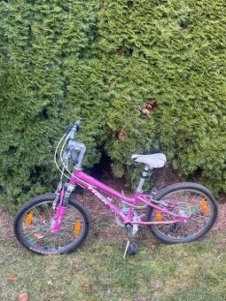 Ružový bicykel Trek