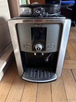 kavovar krups EA 8050