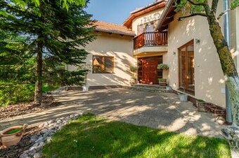 Na predaj | 6 izbový rodinný dom 241 m² - Chorvátsky Grob