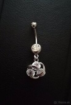 Piercing do pupku novy