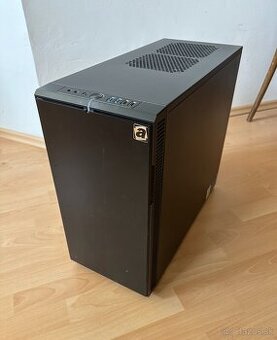Počítač AMD z 2014