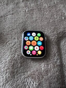 Apple watch series 8