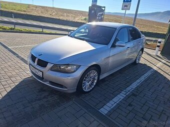 Predám Bmw e90 320i, rv. 2007, 290 000km, benzín, manuál 6,