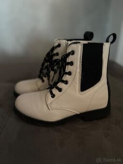 Dievčenské kožené topánky veľ.33