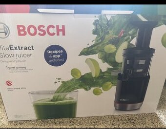 Odšťavovač Bosch MESM731M čierny