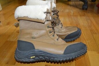 predam original zimne topanky/cizmy UGG