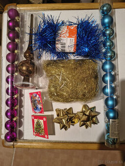 Darujem vianočné ozdoby