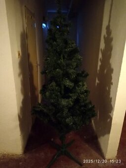 Umelý vianočný stromček