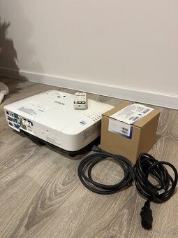 Predám projektor Epson EB-1985WU + príslušenstvo