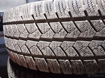 Ponúkam zimnú pneu 205/65 R16 C Semperit