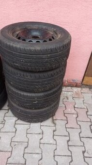 Predam plechove disky R16 na Volvo + letne pneu