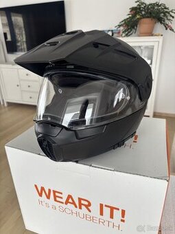 Schuberth E1 190 eur, Sena s50 150 eur