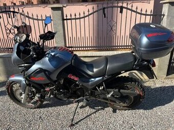 Triumph tiger 885i