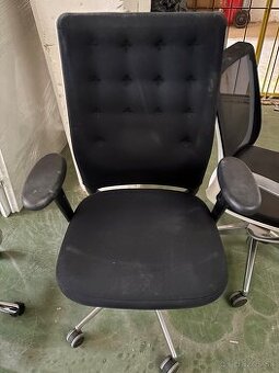 Kancelárska stolička čierna