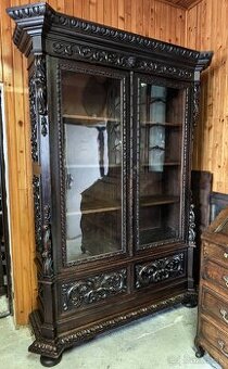 Starožitná knižnica, skriňa, vitrína