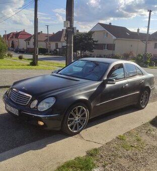 Predám Mercedes e270