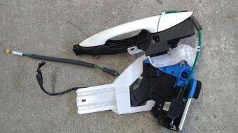 HYUNDAI i30 zámok ,kľučka ,motorček, tapacír