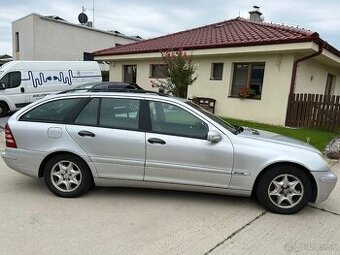 Mercedes-Benz C220