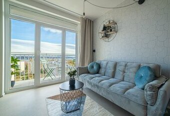 Komplet zariadený byt pri Novej nemocnici – výhľad a výborná