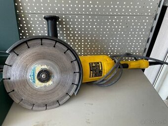 DEWALT DWE490 UHLOVÁ BRÚSKA 230 MM
