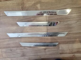 OCHRANNE DEKORACNE LISTY NA PRAHY DVERI