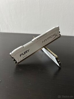 Rôzne ramky pre PC a notebook