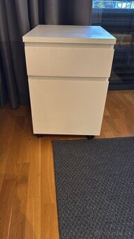 Nočný stolík IKEA za odvoz