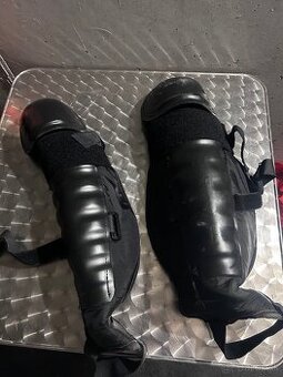 Holené chrániče Hokejbal