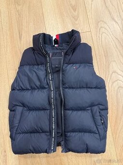 Frajerska Tommy Hilfiger vesta pre 4 r.chlapčeka