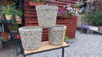 Betonove  kvetinače