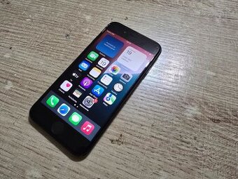 Iphone SE 2020 plnefunkcny na displeji su skrabanceky od bez