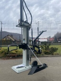 Štiepačka dreva, sekáč 12 ton, dovoz Nórsko 2025, ŠPECIÁLNA