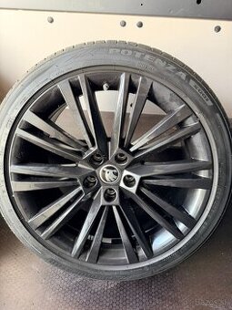 ORIGSKODA SUPERB R19 235/40/19.NOVY MODEL 2025