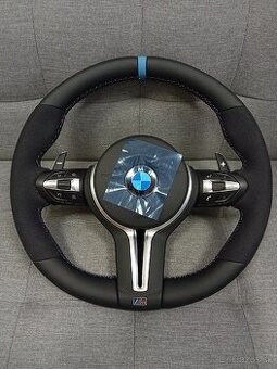 Športový alcantara BMW volant