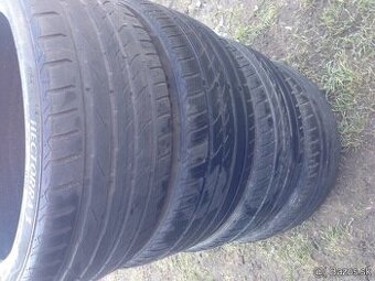 Predám letné Pneu 215/40r17 4.5/5mmna