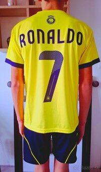 nenosený futbalovy dres Ronaldo