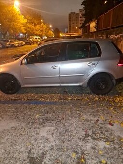 Predam Golf 5, 1,4 Fsi na diely, benzin