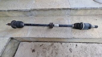 Predam pravu poloosu suzuki vitara