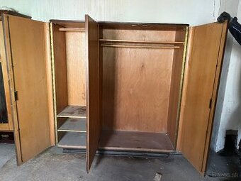 Veľká starožitná skriňa Art Deco / orechová dyha