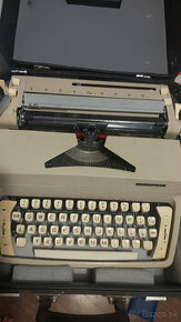 Písací stroj Consul 2.2.2.1