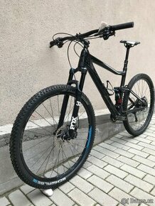 Horský karbonovy celoodpruzeny bicykel Cube Stereo XL 29